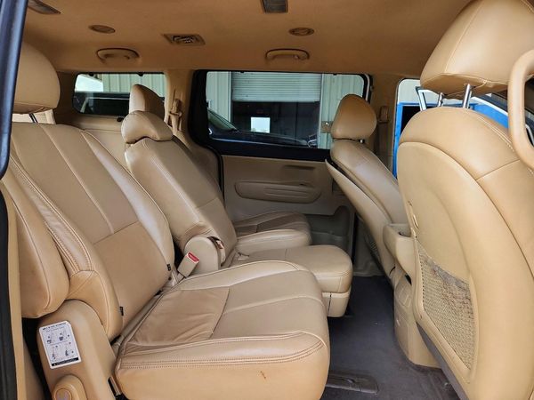 2015 KIA SEDONA