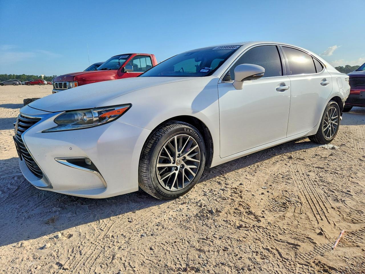 2016 LEXUS ES — Front 3/4