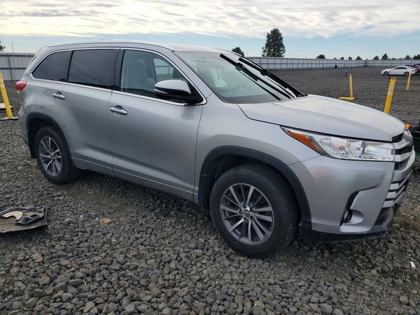 2018 TOYOTA HIGHLANDER SE/XLE
