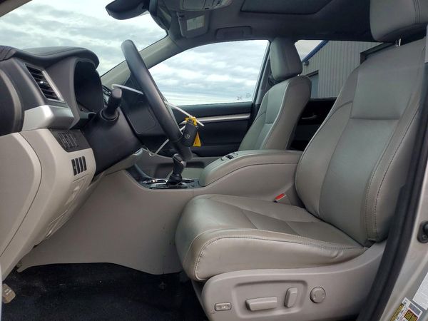 2018 TOYOTA HIGHLANDER SE/XLE