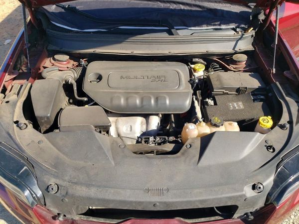 2020 JEEP CHEROKEE Latitude Plus — Engine bay