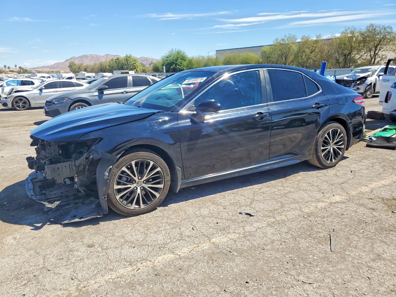 2018 TOYOTA CAMRY L/LE/SE/XLE — Front 3/4