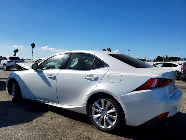 2016 LEXUS IS 200t