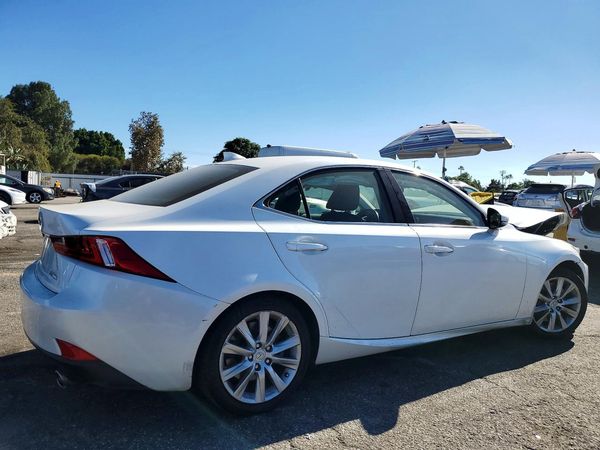 2016 LEXUS IS 200t