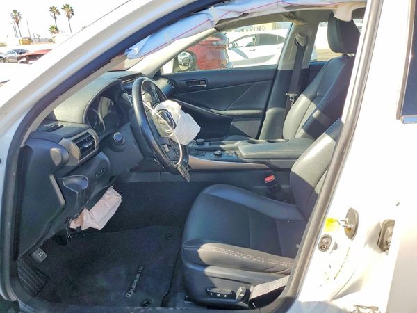 2016 LEXUS IS 200t