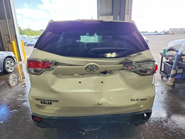 2016 TOYOTA HIGHLANDER