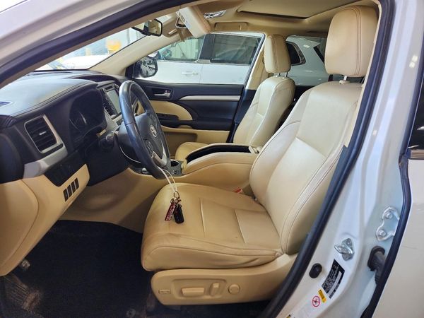 2016 TOYOTA HIGHLANDER