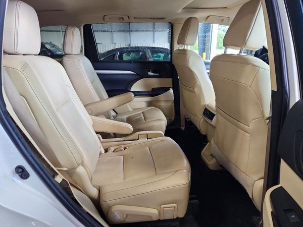 2016 TOYOTA HIGHLANDER