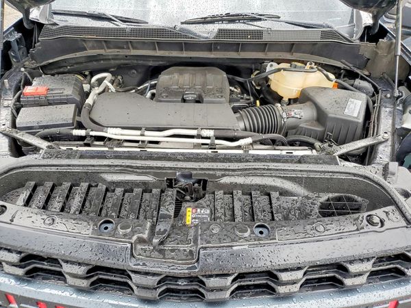 2021 CHEVROLET SILVERADO Custom — Engine bay