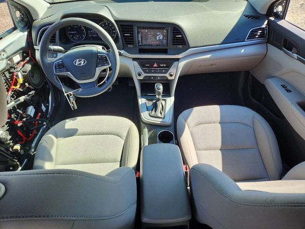 2017 HYUNDAI ELANTRA SE Base