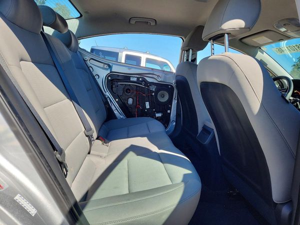2017 HYUNDAI ELANTRA SE Base