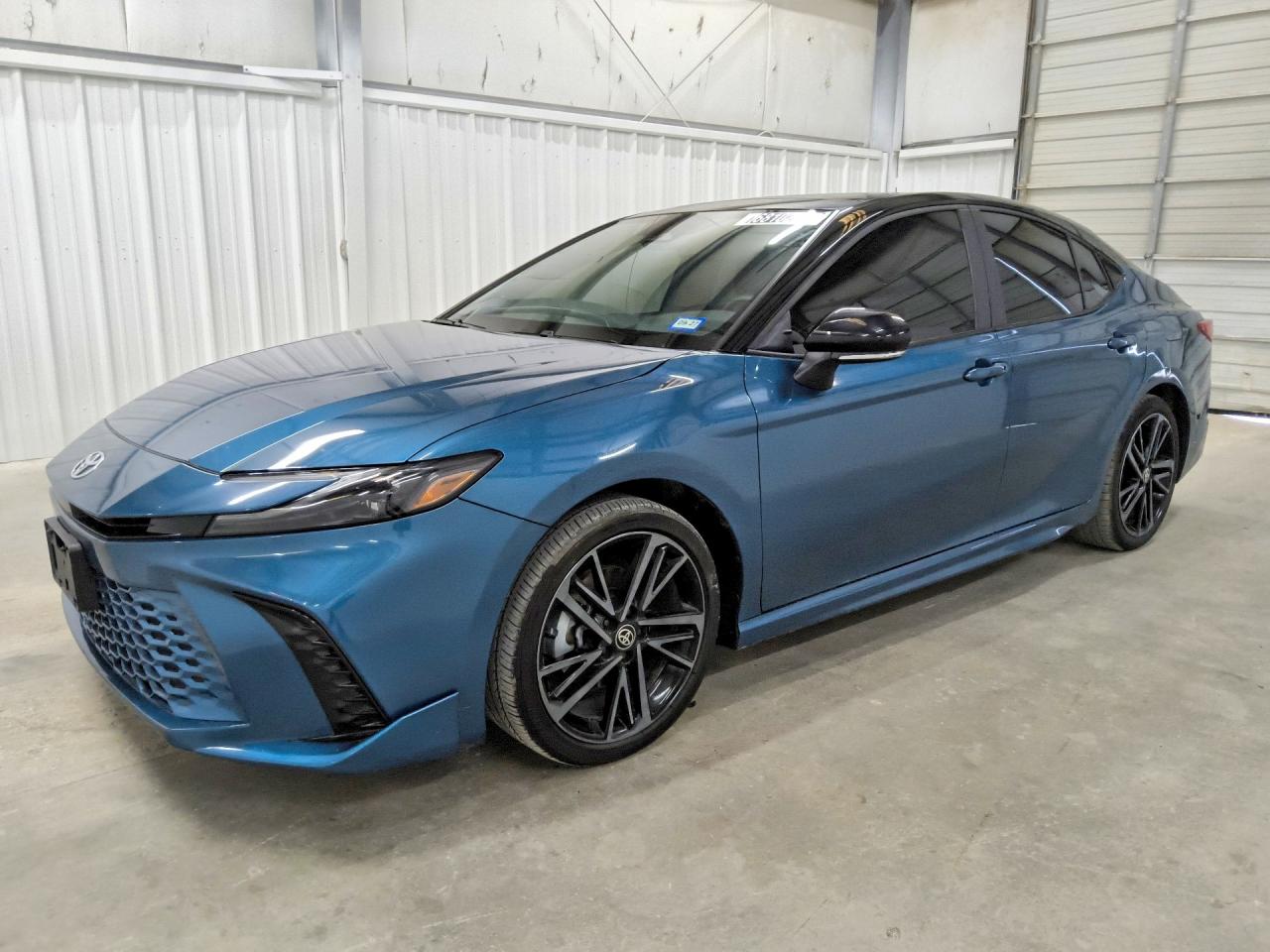 2026 TOYOTA CAMRY — Front 3/4