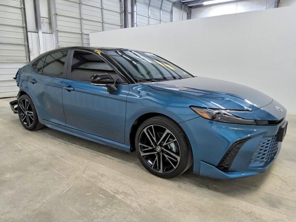 2026 TOYOTA CAMRY — Passenger 3/4