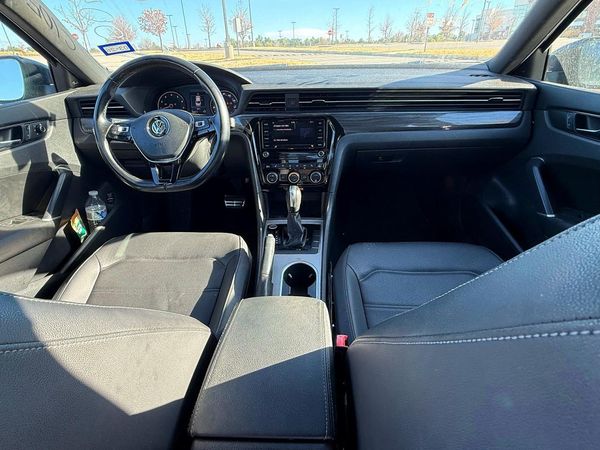 2022 VOLKSWAGEN PASSAT R-Line