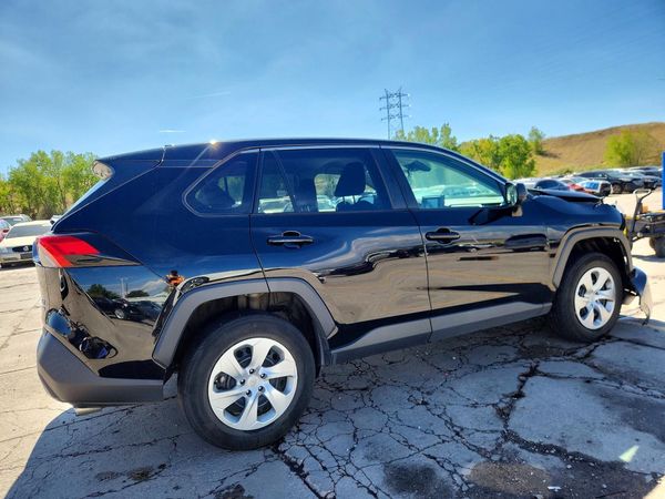 2022 TOYOTA RAV4 LE