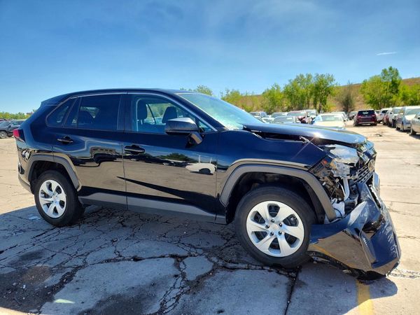 2022 TOYOTA RAV4 LE
