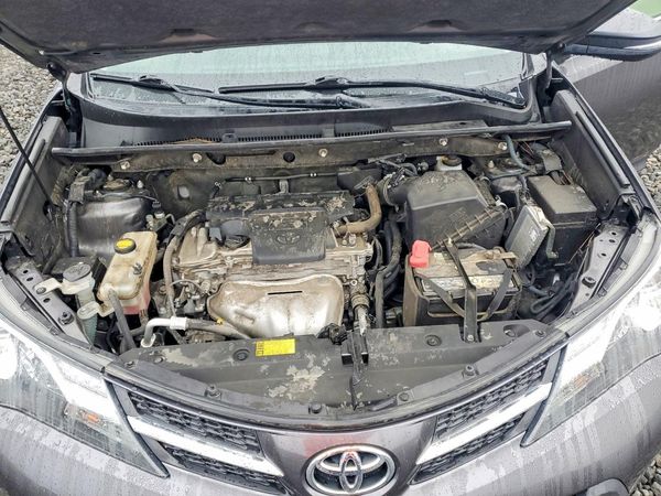 2013 TOYOTA RAV4 High — Engine bay