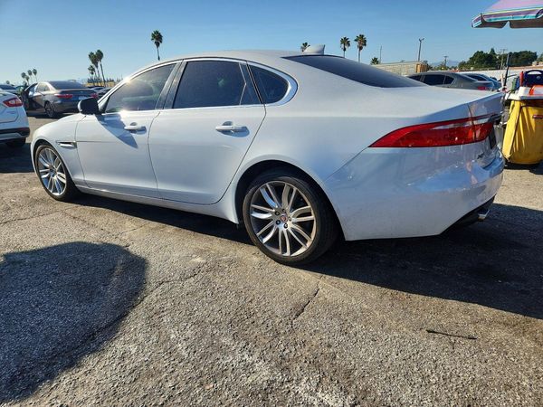 2018 JAGUAR XF Portfolio LE