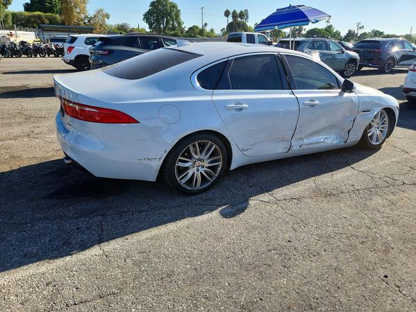 2018 JAGUAR XF Portfolio LE