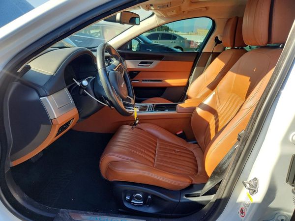 2018 JAGUAR XF Portfolio LE