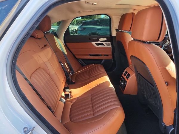 2018 JAGUAR XF Portfolio LE