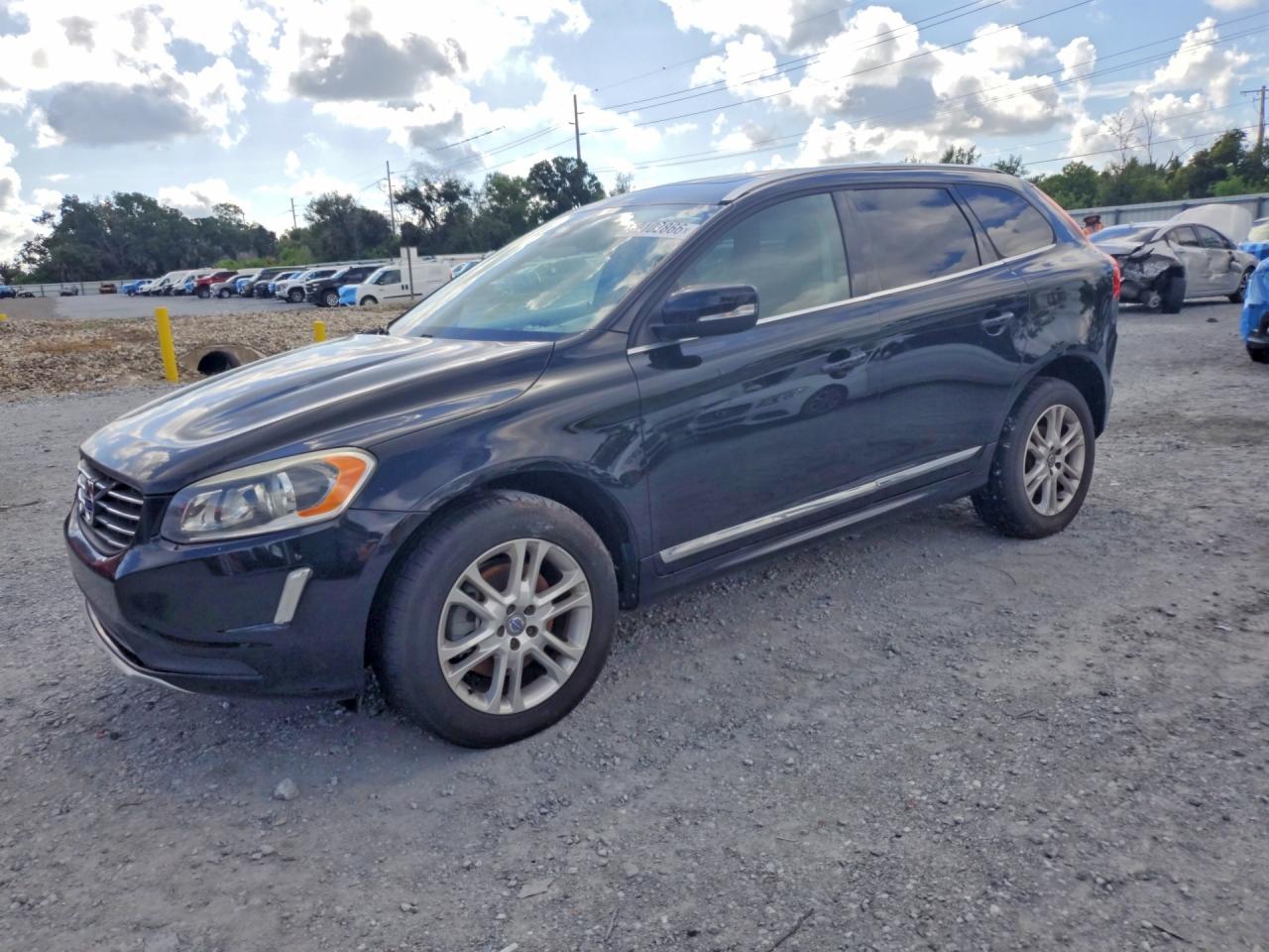 2015 VOLVO XC60 Premier (non R design)