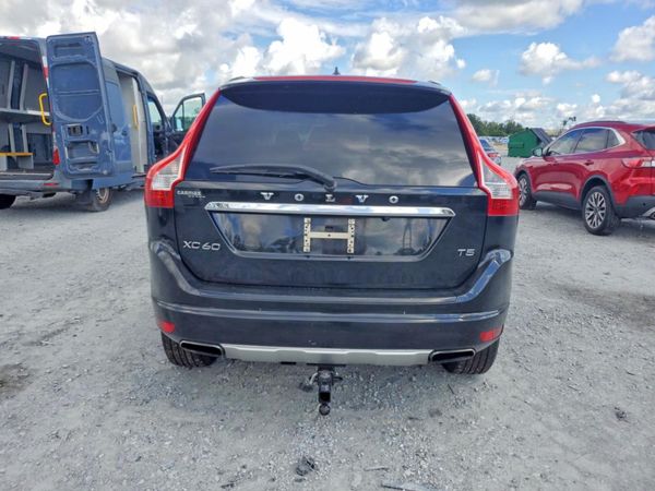 2015 VOLVO XC60 Premier (non R design)