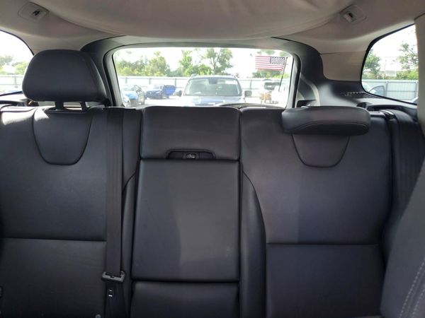 2015 VOLVO XC60 Premier (non R design)