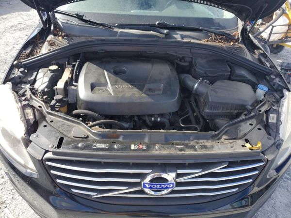 2015 VOLVO XC60 Premier (non R design)
