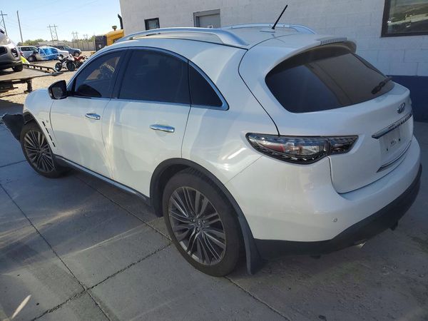 2017 INFINITI QX70