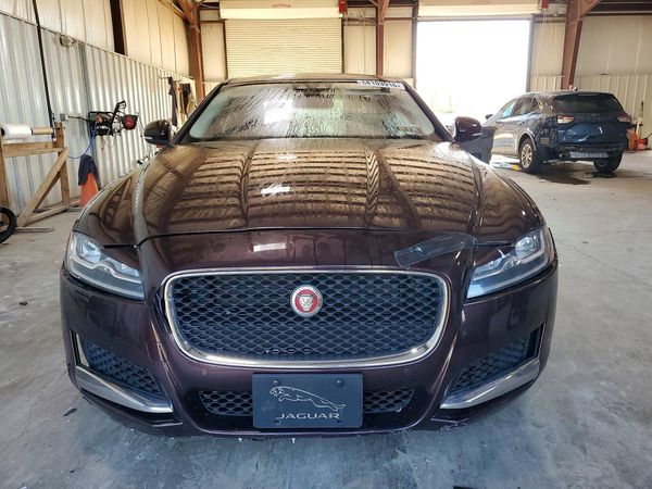 2017 JAGUAR XF Prestige