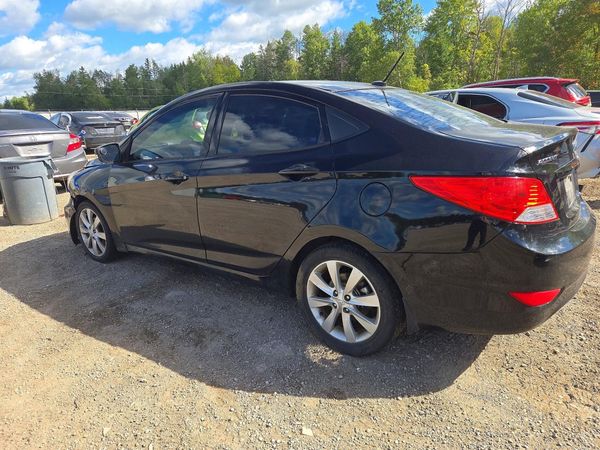 2013 HYUNDAI ACCENT GLS Premium/ SE