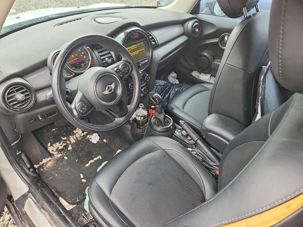 2017 MINI COOPER