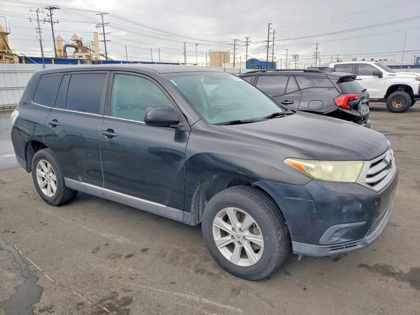 2013 TOYOTA HIGHLANDER Base/Hybrid — Passenger 3/4