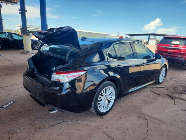 2018 TOYOTA CAMRY