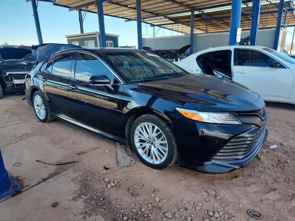 2018 TOYOTA CAMRY