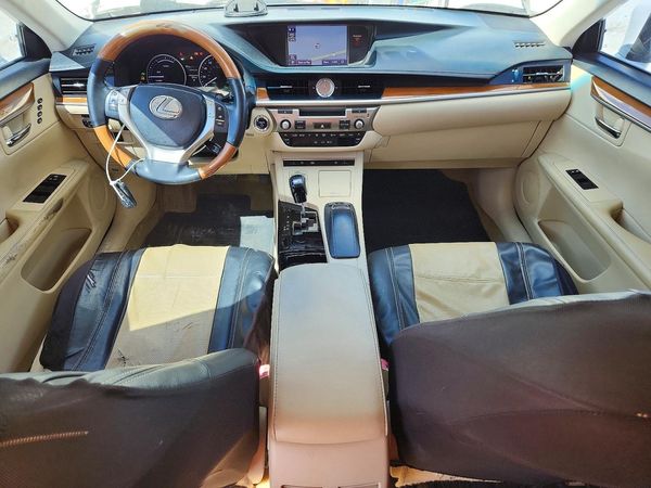 2013 LEXUS ES 300h