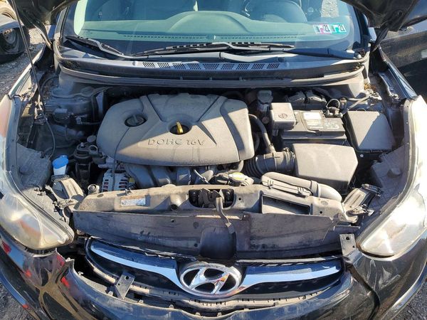 2012 HYUNDAI ELANTRA — Engine bay