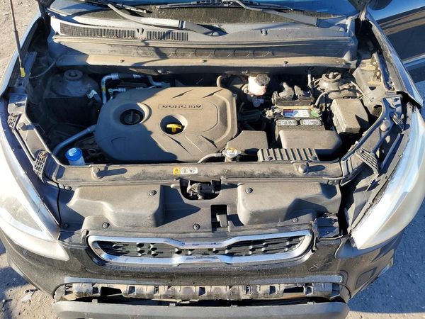 2013 KIA SOUL All Trims — Engine bay
