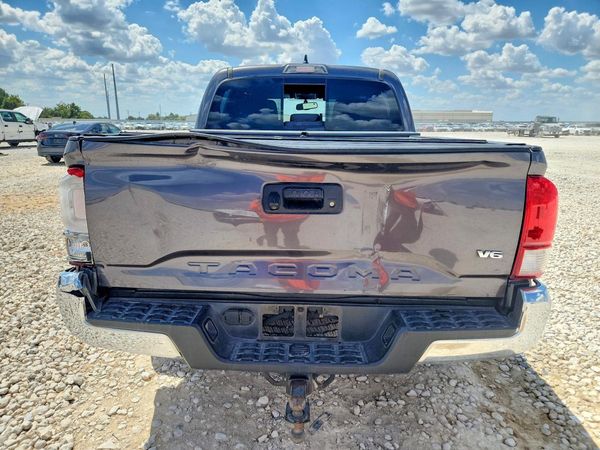 2017 TOYOTA TACOMA