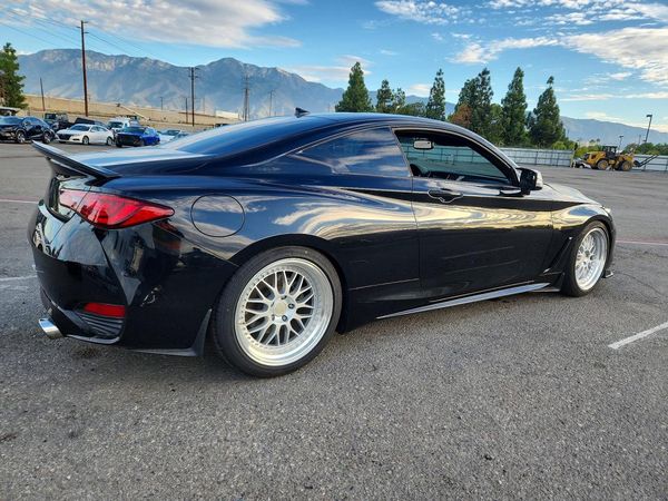 2017 INFINITI Q60
