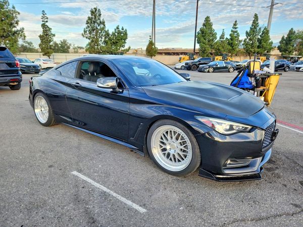 2017 INFINITI Q60