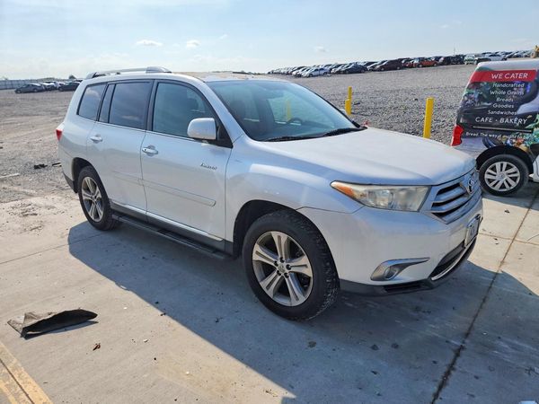 2013 TOYOTA HIGHLANDER Base/Hybrid — Passenger 3/4