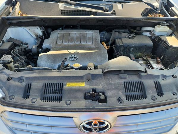 2013 TOYOTA HIGHLANDER Base/Hybrid — Engine bay