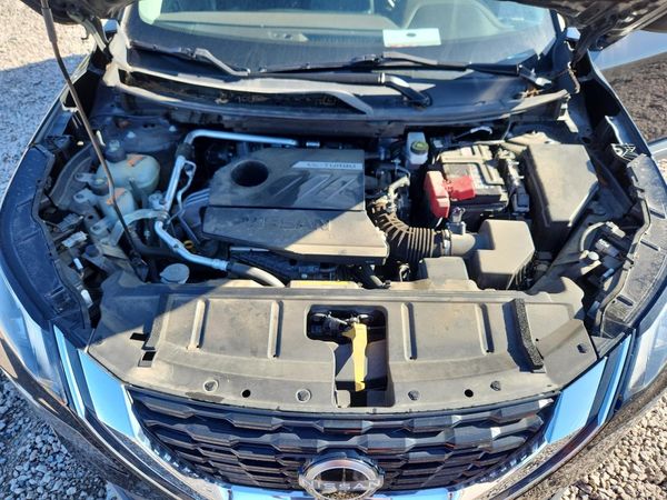 2023 NISSAN ROGUE S — Engine bay