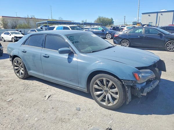 2014 CHRYSLER 300 S RWD — Passenger 3/4