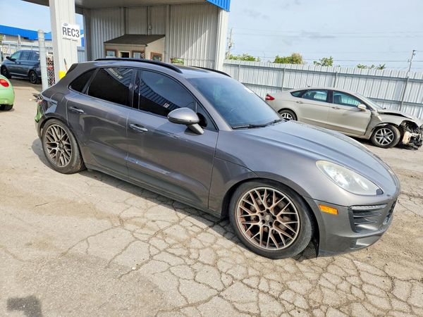 2015 PORSCHE MACAN