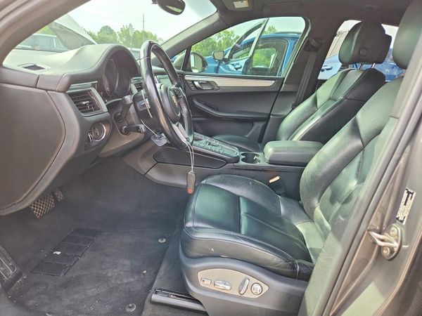 2015 PORSCHE MACAN