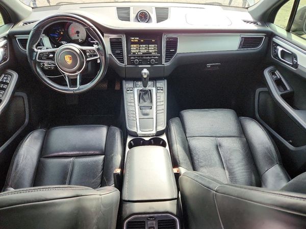 2015 PORSCHE MACAN