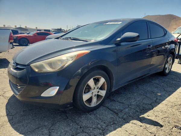 2013 HYUNDAI ELANTRA